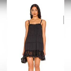 ✨NWT FREE PEOPLE FULL SWING MINI DRESS🖤